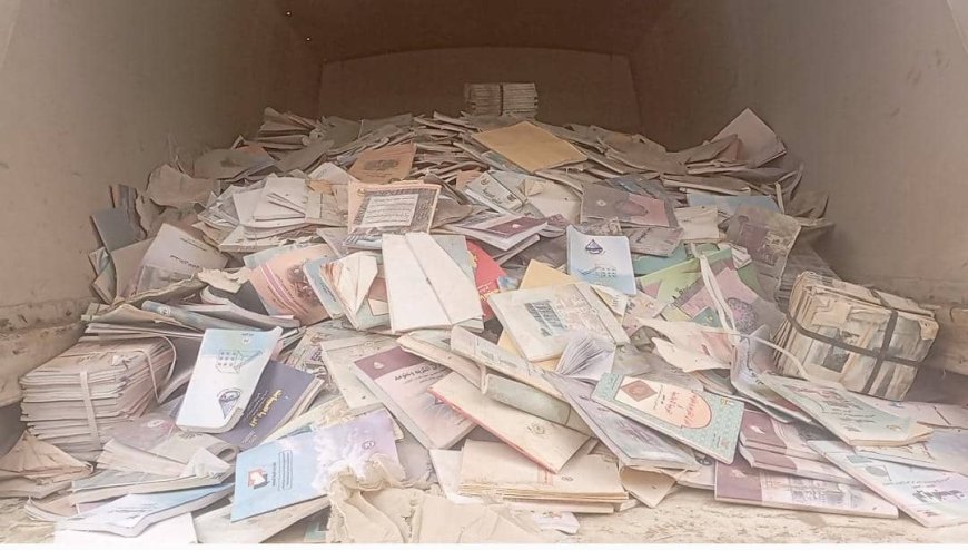 صندوق النظافة بأحور يتكفل بنقل الكتب المدرسية من مجمع الزهراء إلى مدرسة الصديق