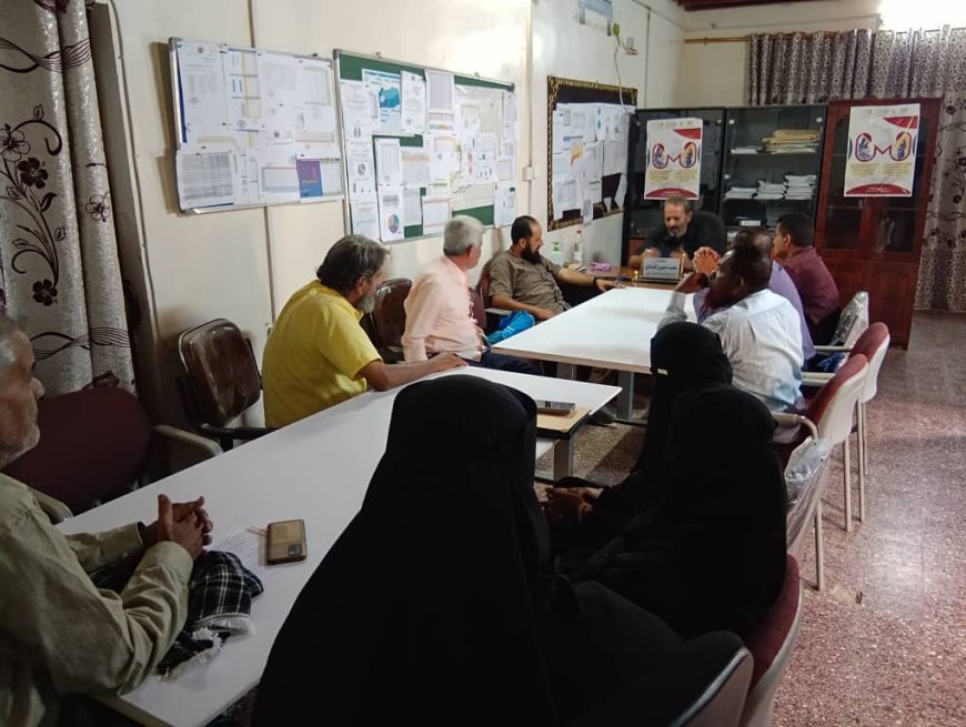 مدير عام مكتب الصحة بأبين يناقش برامج الرعاية الصحية الأولية ويؤكد على تعزيز العمل المشترك