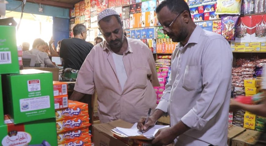 نزول ميداني لمكتب التجارة بخنفر لمتابعة التزام التجار بالأسعار الرسمية