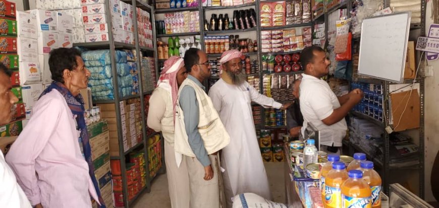 تتواصل حملة الرقابة على التجار و المحلات و الزام الجميع بالبيع بالسعر الجديد بمديرية القطن