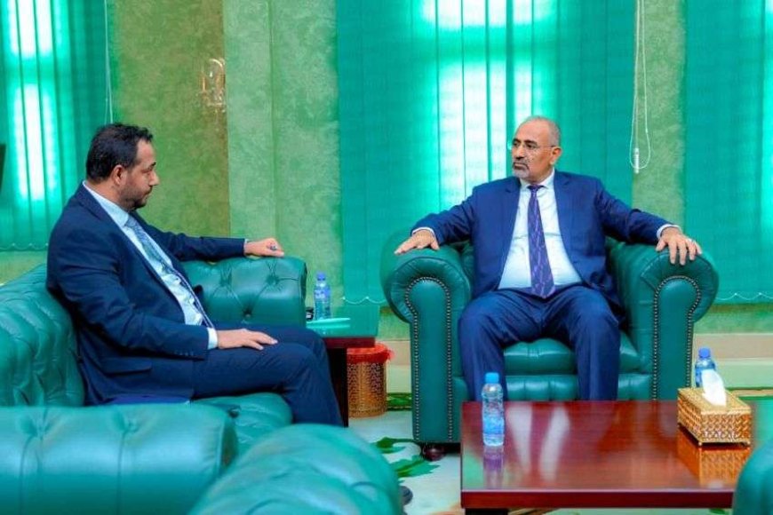 الزُبيدي يؤكد دعم مجلس القيادة لجهود التربية ويشدد على ضمان انطلاق العام الدراسي في موعده