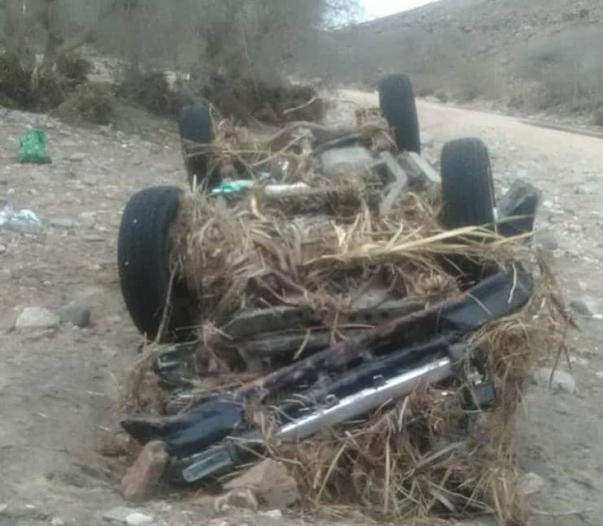 سيول جارفة تجرف سيارة في وادي بن سعد شرق أحور ونجاة أسرة مكونة من 10 أفراد
