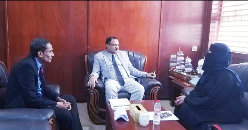 اللواء السقطري يستقبل رئيسة مؤسسة المرأة السقطرية للإستجابة والتنمية