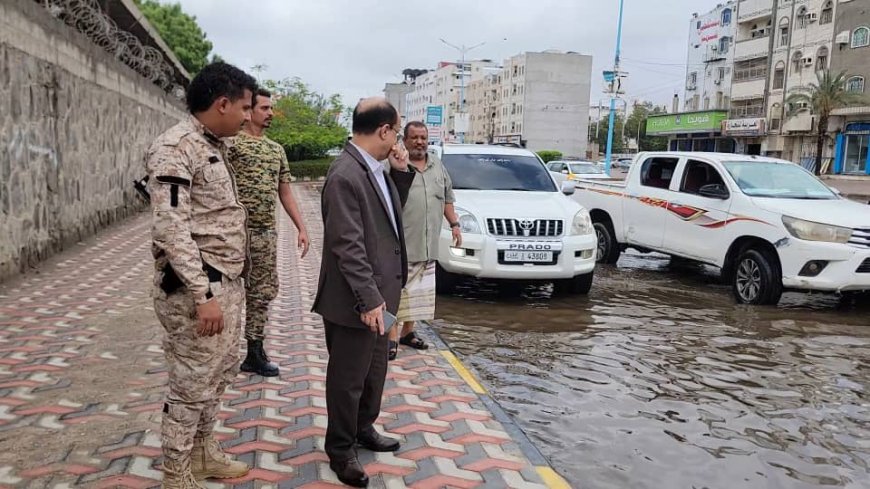 مدير عام دارسعد يقود مجهودات أعمال شفط مياه الأمطار بالمديرية