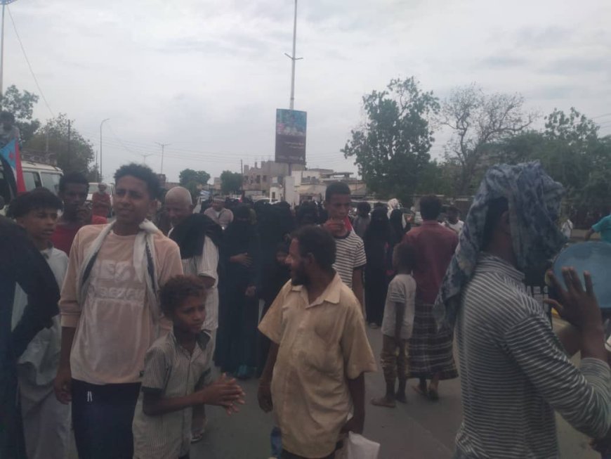 مسيرة جماهيرية في أبين ،نصرة لغزة وتنديدٱ بجرائم الاحتلال الصهيوني 