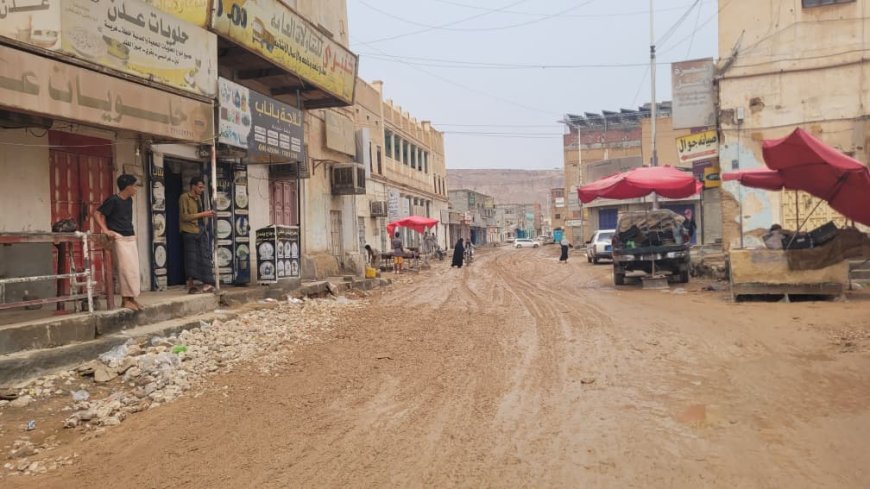 مدير عام شبام يطلّع ميدانيًا على آثار وتقييم اضرار المنخفض الجوي"المونسون" ويوجه بسرعة رفع المخلفات