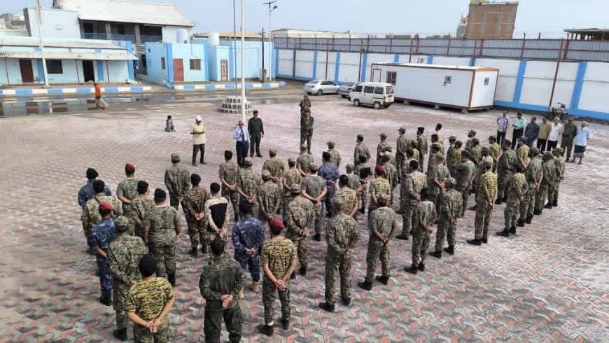 العميد أحمد عثمان ينفذ نزولا توعويا ميدانيا إلى جميع أقسام الشرطة في منطقة شمال عدن