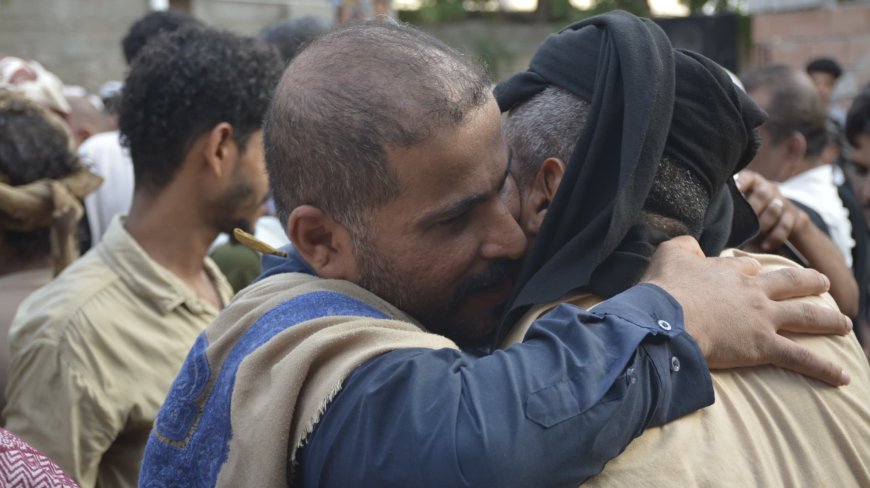 عدن.. عفو وشجاعة إنسانية تنقذ شابًا من حكم الإعدام بعد 9 سنوات سجناً