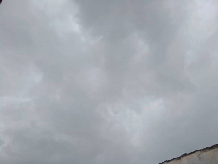عاجل.. أمطار تهطل على مديرية زنجبار بمحافظة أبين