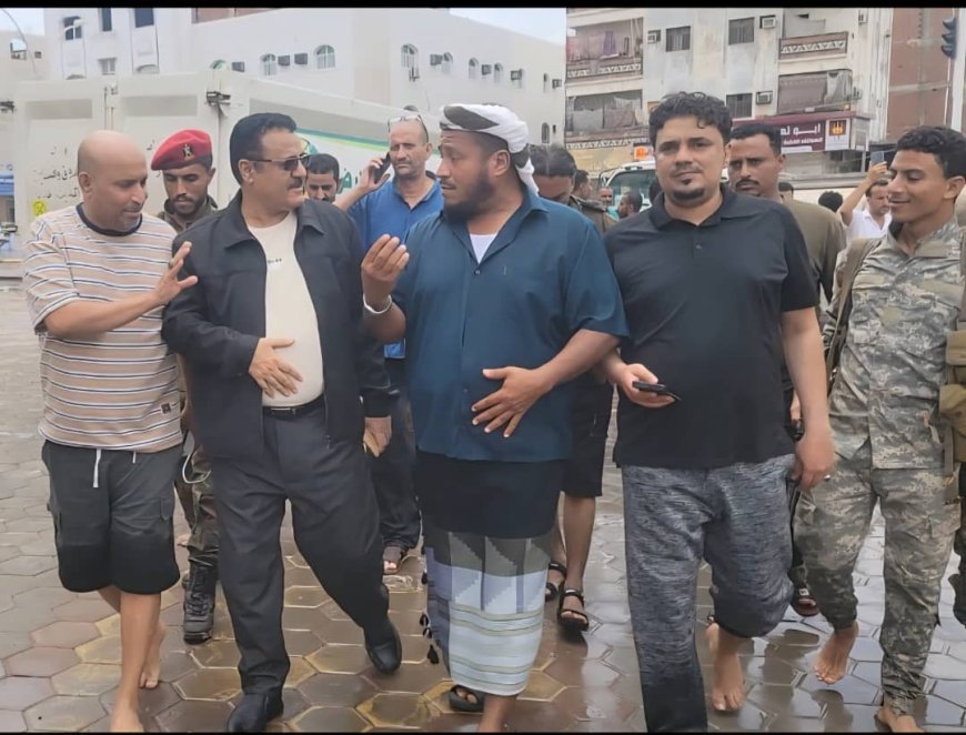 "الداؤودي" والحسيني" يشرفان على أعمال شفط مياه الأمطار في عدد من شوارع مديرية المنصورة