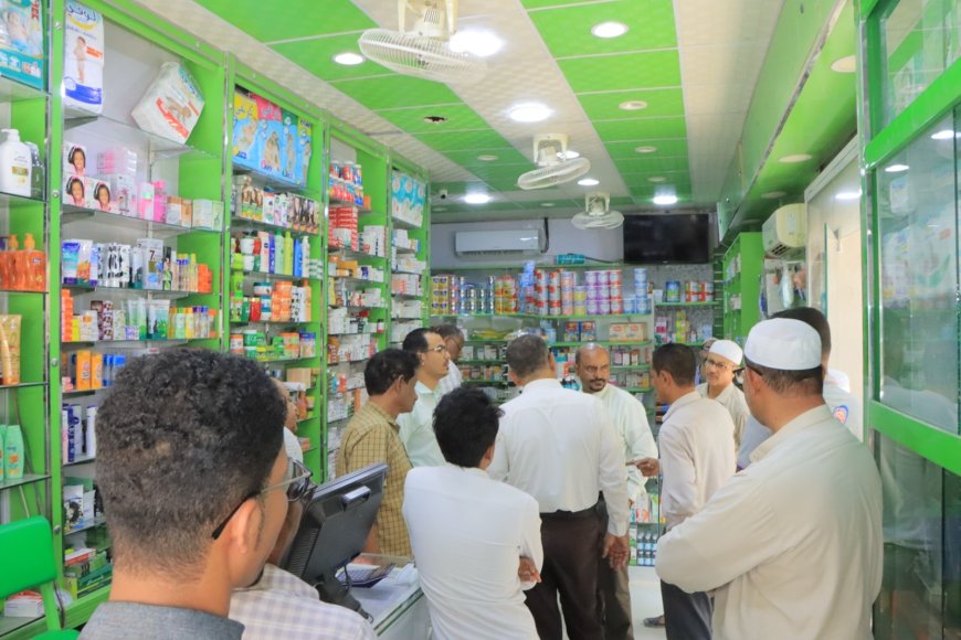 نيابة سيئون ومكتب وزارة الصحة يغلقون عدد من المنشآت الطبية والصيدلانية بمدينة سيئون