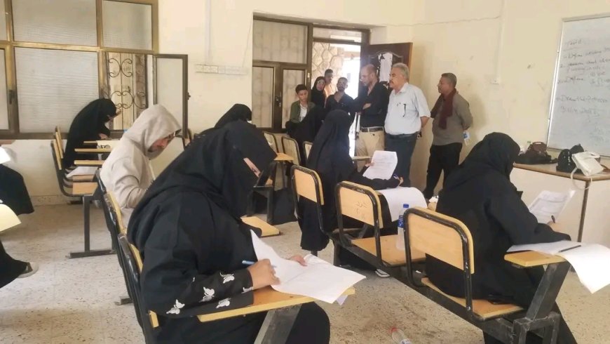 مدير عام مكتب التعليم الفني يتفقد سير الاختبارات الوزارية في المركز الاختباري بالعاصمة عدن