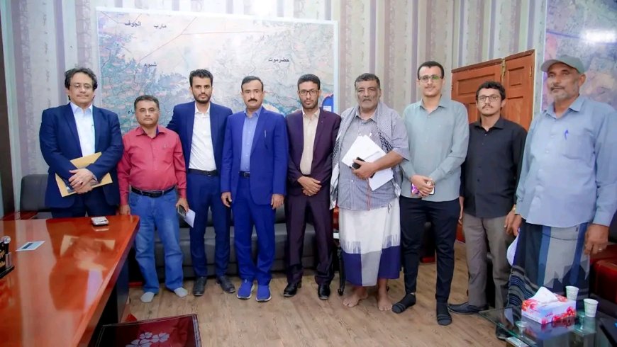 المحافظ بن الوزير يؤكد أولوية دعم القطاع الصحي وتأسيس مؤسسة لعلاج أمراض القلب بشبوة