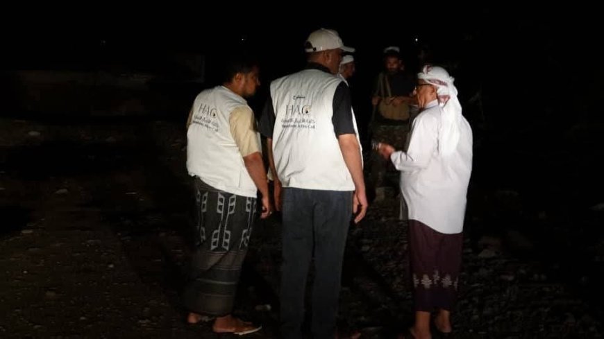 نائب رئيس مجلس القيادة الرئاسي العميد طارق صالح يوجه خلية الأعمال الإنسانية بإغاثة عاجلة للمتضررين من الأمطار والرياح في مديرية حيس
