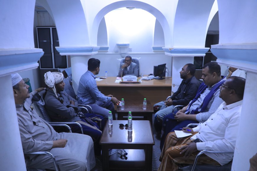 مدير عام تريم يناقش مع اللجنة الفرعية آلية حصر أضرار السيول وتدابير الطوارئ بالمديرية