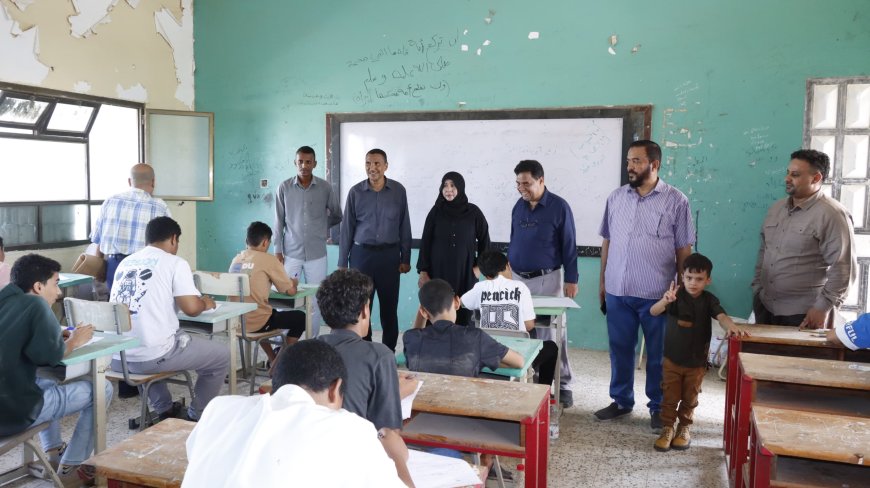 مدير إدارة التربية والتعليم بدارسعد يدشن امتحانات القبول والمفاضلة في ثانوية عدن النموذجية