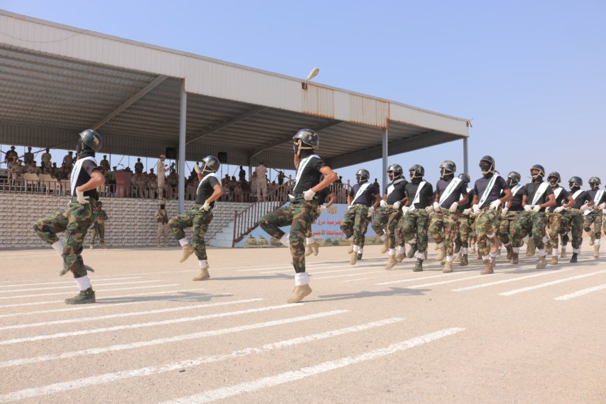 بحضور وتشريف معالي وزير الدفاع.. كلية الشرطة حضرموت تشارك في العرض العسكري مجسدة جاهزيتها الميدانية وانضباطها العالي