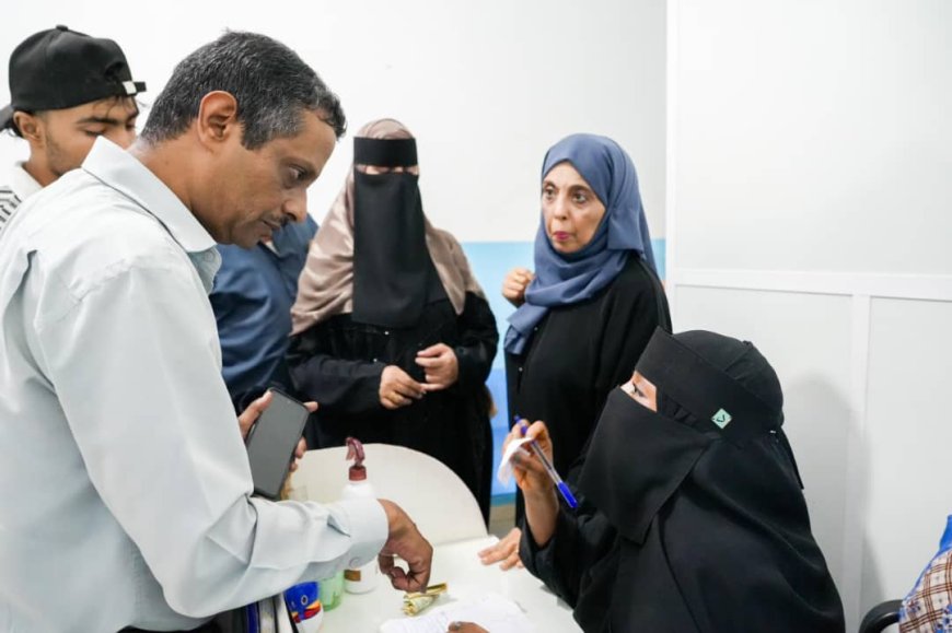 عدن.. تواصل الحملة الرقابية للصحة في مديرية صيرة لمراقبة تخفيض أسعار الخدمات في المنشآت الخاصة