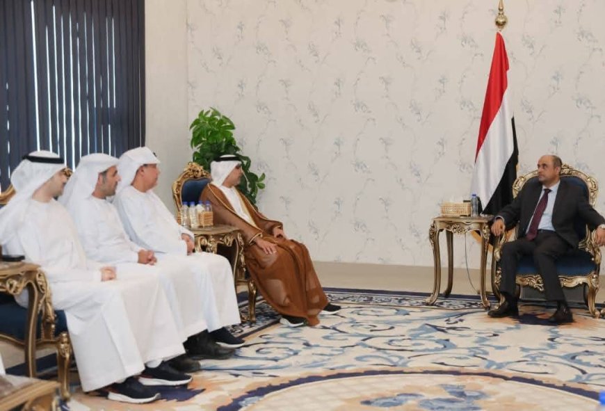 رئيس الوزراء يستقبل في عدن السفير الإماراتي لدى اليمن