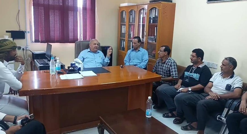 مدير عام الصحة بعدن يشدد على مضاعفة الجهود والعمل بروح الفريق واحد لتحسين جودة خدمات مستشفى 22 مايو