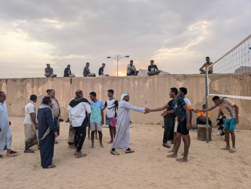 مدير عام مديرية تريم في زيارة تفقدية لنادي الوحدة ويشيد بتاريخه العريق ودوره الريادي