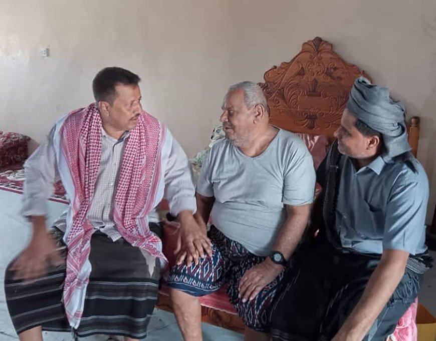 مدير عام رضوم بمحافظة شبوة يزور مديري المديرية والثروة السمكية السابقين ويشيد بعطائهم