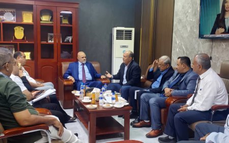 محافظ تعز ونائب وزير الصناعة يناقشان تقييم الحملات الرقابة وإطلاق منصة لشكاوى المواطنين