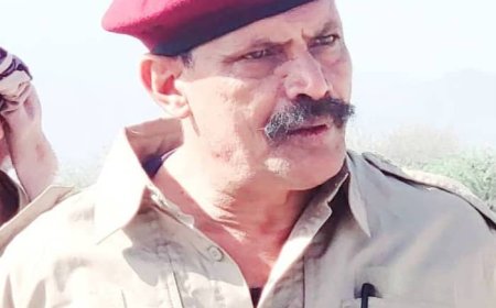 اللواء الركن عبدالعزيز الهدف يهنئ الرئيس القائد عيدروس الزُبيدي بمناسبة الذكرى الـ 54 لتأسيس الجيش الجنوبي