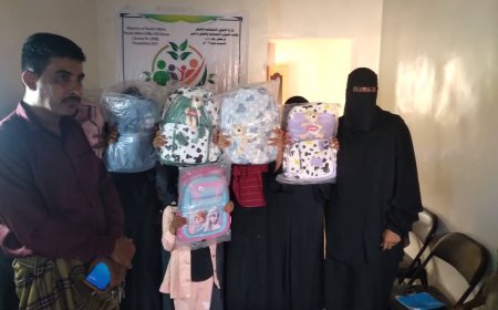 مؤسسة العُلا أبين تدشّن مشروع الحقيبة المدرسية للأيتام بزنجبار