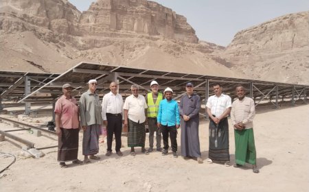مدير عام المؤسسة المحلية للمياه بوادي حضرموت يتفقد مشروع الطاقة الشمسية بتريم قدرة 626 كيلو واط