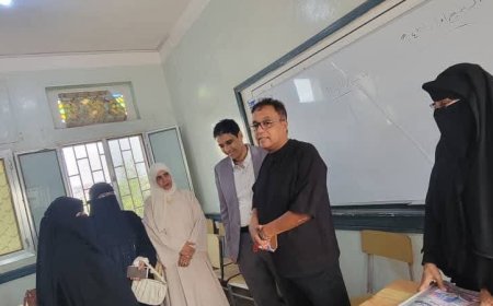 رئيس جهاز محو الامية بالجمهورية والدكتور عصام مقبلي يدشنان العام الدراسي لفصول محو الأمية في عدن