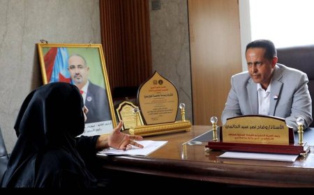 رئيس انتقالي لحج يثني على جهود مكتب محو الأمية ويؤكد دعمه لتنفيذ دورة