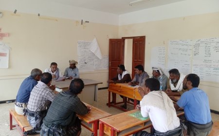 السلطة المحلية والانتقالي يلتقيان الضابط الميداني لمنظمة كير بجيشان