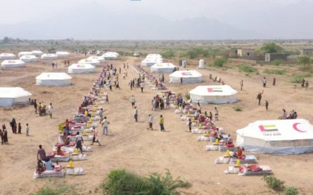 الهلال الأحمر الإماراتي يساند المتضررين من السيول عبر إنشاء مخيم إيواء في حيس