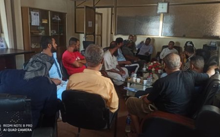 إجتماع موسع لهيئة مصائد خليج عدن ووزارة الصناعة والتجارة وبائعي الأسماك في العاصمة عدن