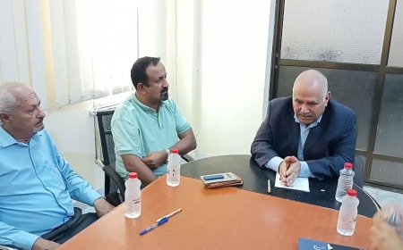 مدير عام الصحة بعدن يناقش مع وكيل المحافظة لشؤون الشهداء والجرحى سبل تعزيز التعاون المشترك
