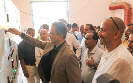 وزير الدولة محافظ عدن يدشن مشروع محطة ضخ مياه الصرف الصحي في خورمكسر