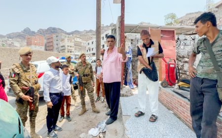 بن جرادي ينفذ نزولاً ميدانياً لضبط الأسعار في آبار المياه والغاز والمواد الغذائية والافران بصيرة