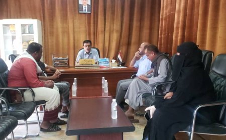 مدير عام القطن يلتقي ممثلي لجنتي أنا المعلم والمتعاقدين بالمديرية