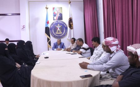 فريق التوجيه والرقابة الرئاسي يلتقي إدارات الجمعيات النسوية بمحافظة المهرة