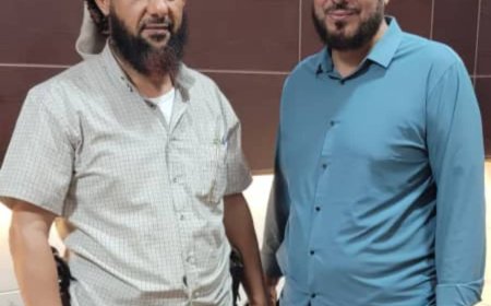 الشيخ محمد فضل العمري يشيد بجهود الشيخ أنور العمري في دعم المتفوقين