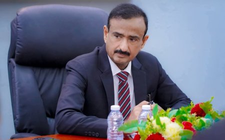 محافظ شبوة يوجه بصرف راتب للتربويين من إيرادات السلطة المحلية