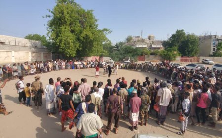 تحكيم قبلي ينهي قضية وفاة اب وأبنائه الأربعة بالعفو والسماح عن القائد الشنيني