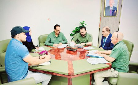 وزير الأشغال يناقش مع محافظ الضالع استئناف صيانة مشاريع الطرق