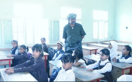 رئيس تنفيذية انتقالي المحفد يتفقد سير العملية التعليمية في مدارس المديرية