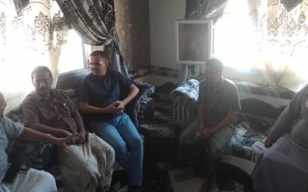 الأمين العام لمحلي حضرموت يقدم واجب العزاء لأسرة الفقيد احمد عمر مدي المدير الأسبق لمديرية الشحر 