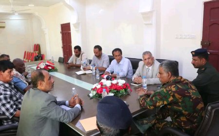 فريق التوجيه والرقابة الرئاسي يزور إدارة أمن محافظة المهرة