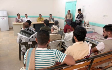 محافظ أبين يرأس اجتماعا لرؤساء الجمعيات السمكية  ويوجه بتسخير الموارد لتنمية مدينة شقرة