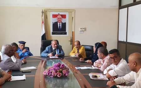 اجتماع موسع بتعز يقر تشديد الرقابة الصحية على المواد الغذائية واغلاق المطاعم والبوفيات المخالفة