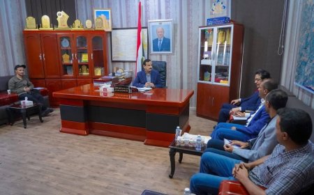 محافظ شبوة" يجتمع باللجنة التحضيرية لمؤتمر شبوة الشبابي لتعزيز مشاركة الشباب في التنمية